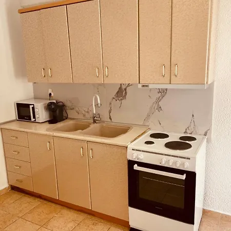 House 2 Apartment