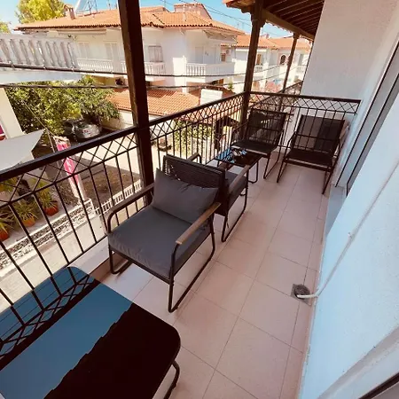 House 2 Apartment