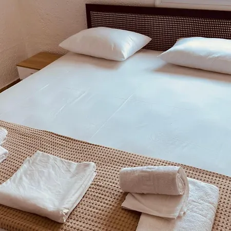 Pure White * Пефкохори