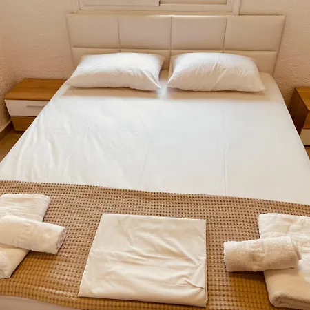 Pure White Apartament *